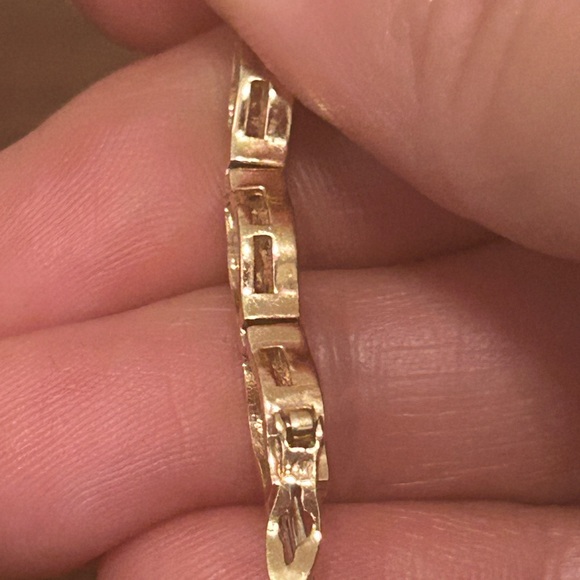 14kt yellow gold diamond wave tennis bracelet - Picture 7 of 7